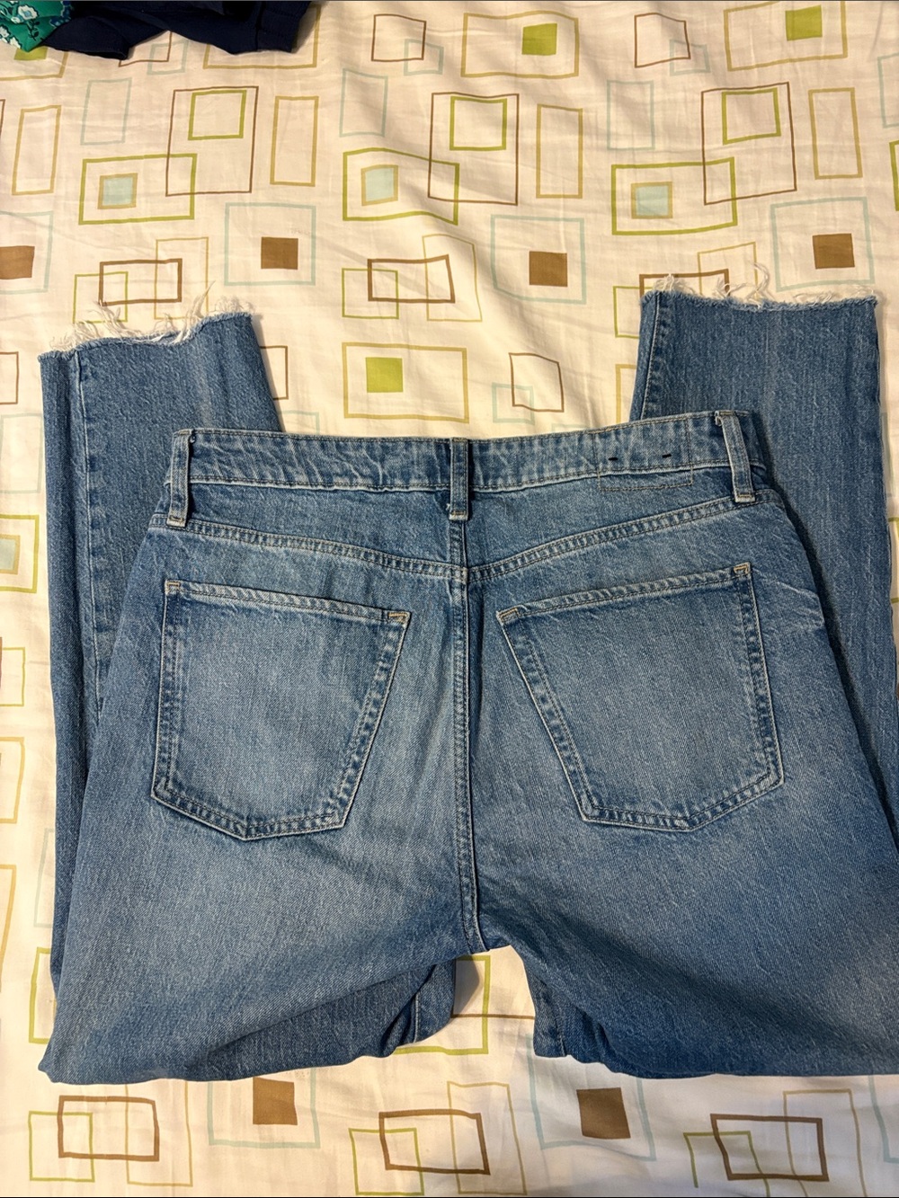 GAP Light Blue High-Rise Straight Leg Jeans with Raw Hem - Picture 3 of 3